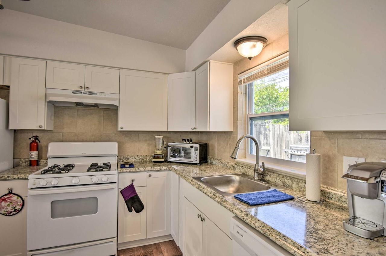 Sunny Cocoa Beach Home Walk To Sea And Attractions! Exterior photo