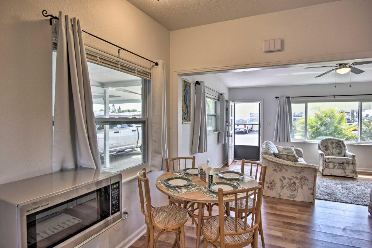 Sunny Cocoa Beach Home Walk To Sea And Attractions! Exterior photo
