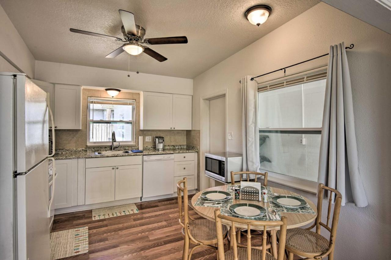 Sunny Cocoa Beach Home Walk To Sea And Attractions! Exterior photo